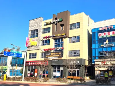더올린의원 — 업체가 네이버 플레이스에 올린 사진 2