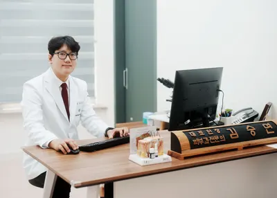 오라클피부과의원 — 업체가 네이버 플레이스에 올린 사진 3