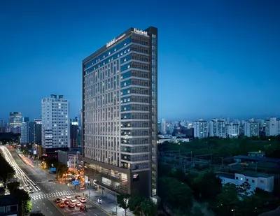 닥터디자이너의원 — 업체가 네이버 플레이스에 올린 사진 2